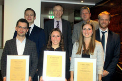 PWC Preisverleihung im Sommersemester 2019 2019 Gruppenbildild der Preisträger/innen und weiterer Personen von PwC