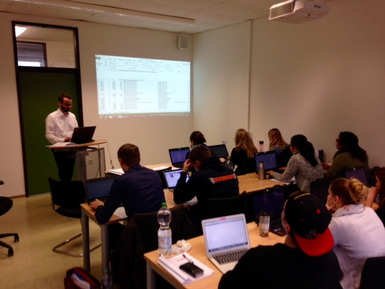 2016 Excel Seminar 2016 Bild des Excel Seminars an der Uni